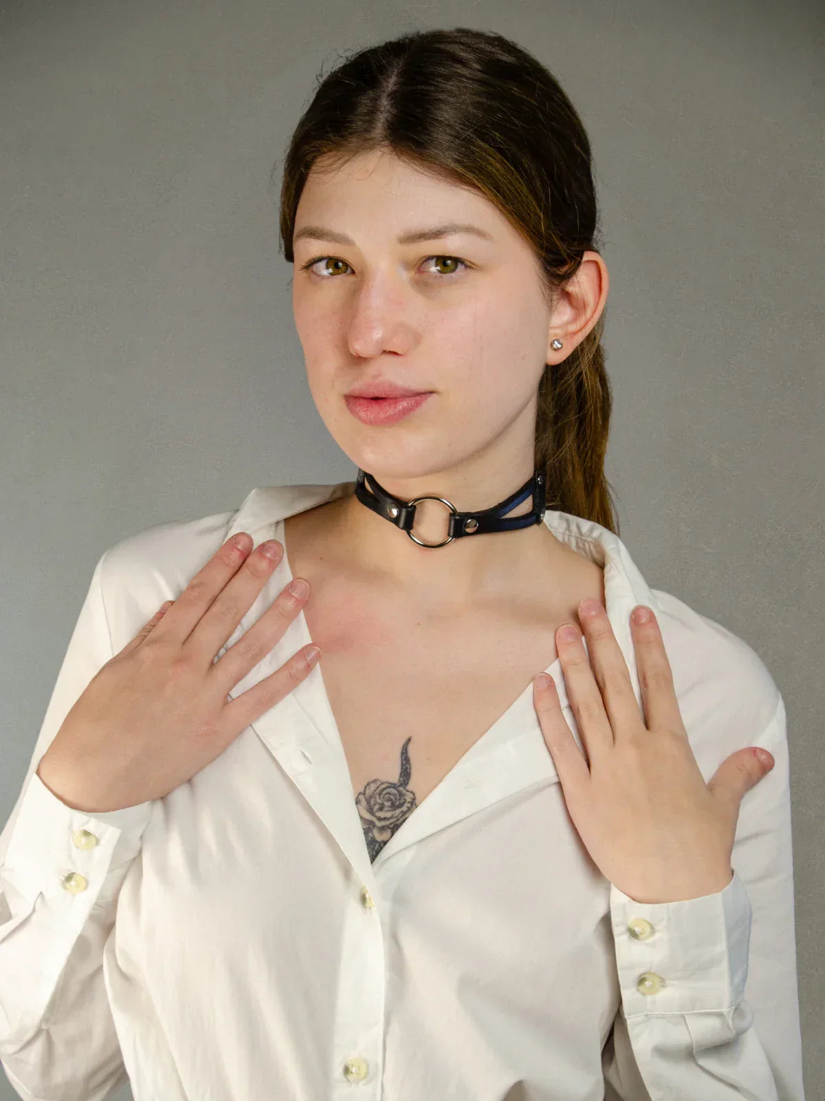 Model wearing  AVA SUBMISSIVE COLLAR