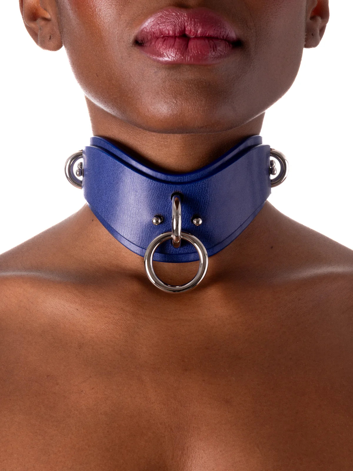 product image of a submissive choker in blue
